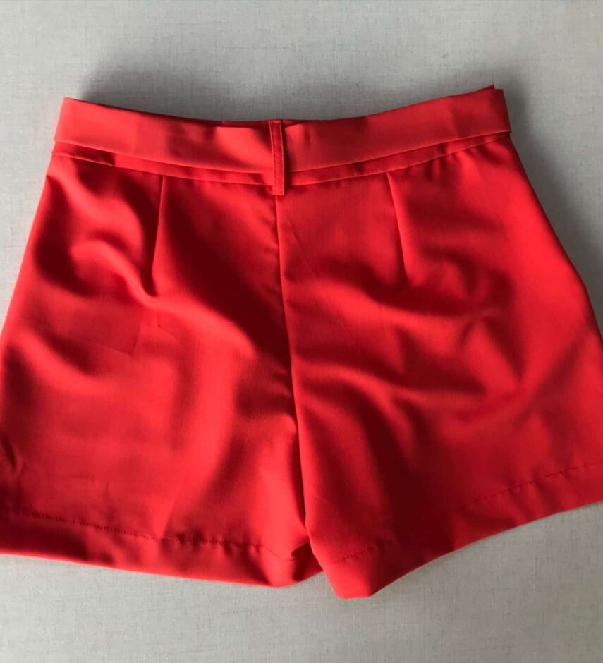 Short Feminino com Cinto Vermelho - Fernanda Ramos Store