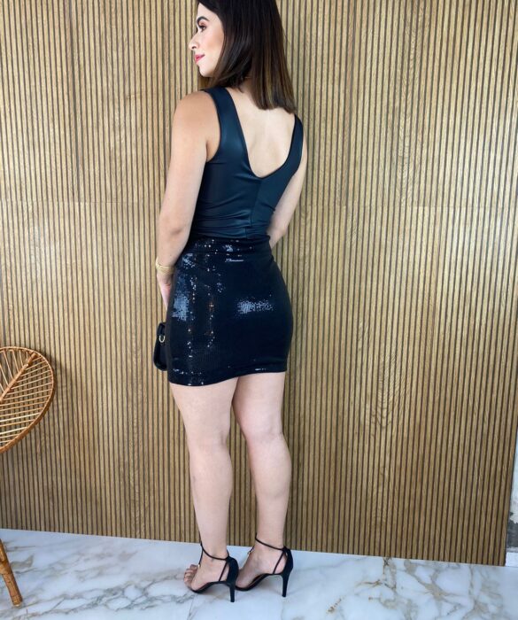 fernandaramosstore com br vestido com bojo detalhe em paete preto 3