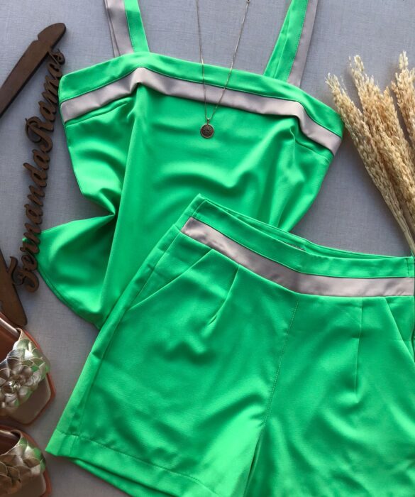 Conjunto Feminino Crepe Alfaiataria Short e Regata Verde - Fernanda Ramos Store