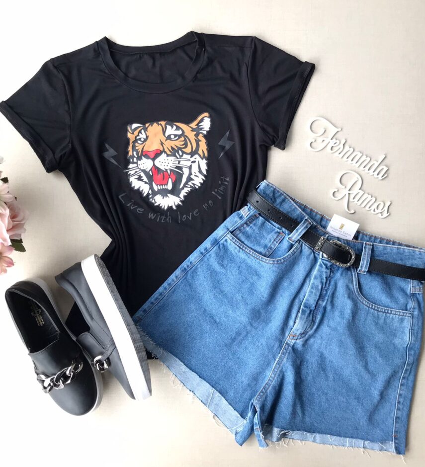 T-shirt Manga Curta Preta - Fernanda Ramos Store