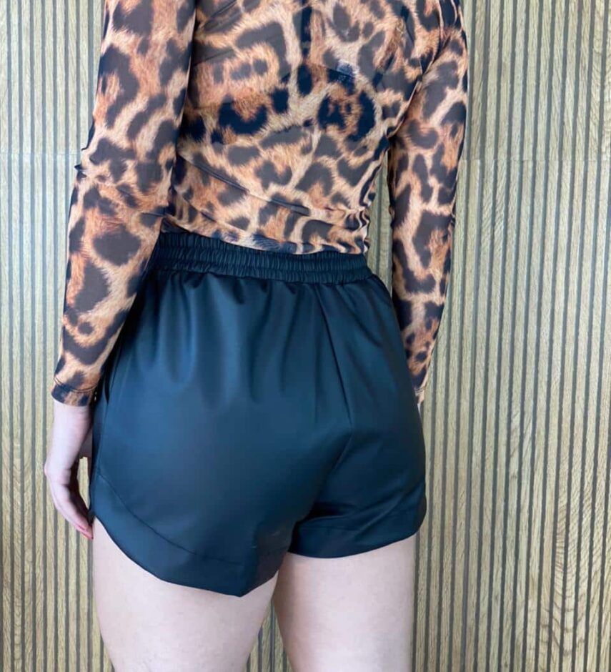 fernandaramosstore com br short feminino curto couro preto 1