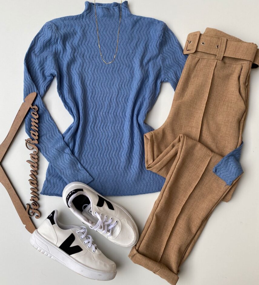 fernandaramosstore com br blusa feminina cacharrel gola alta bege coracao copia 1