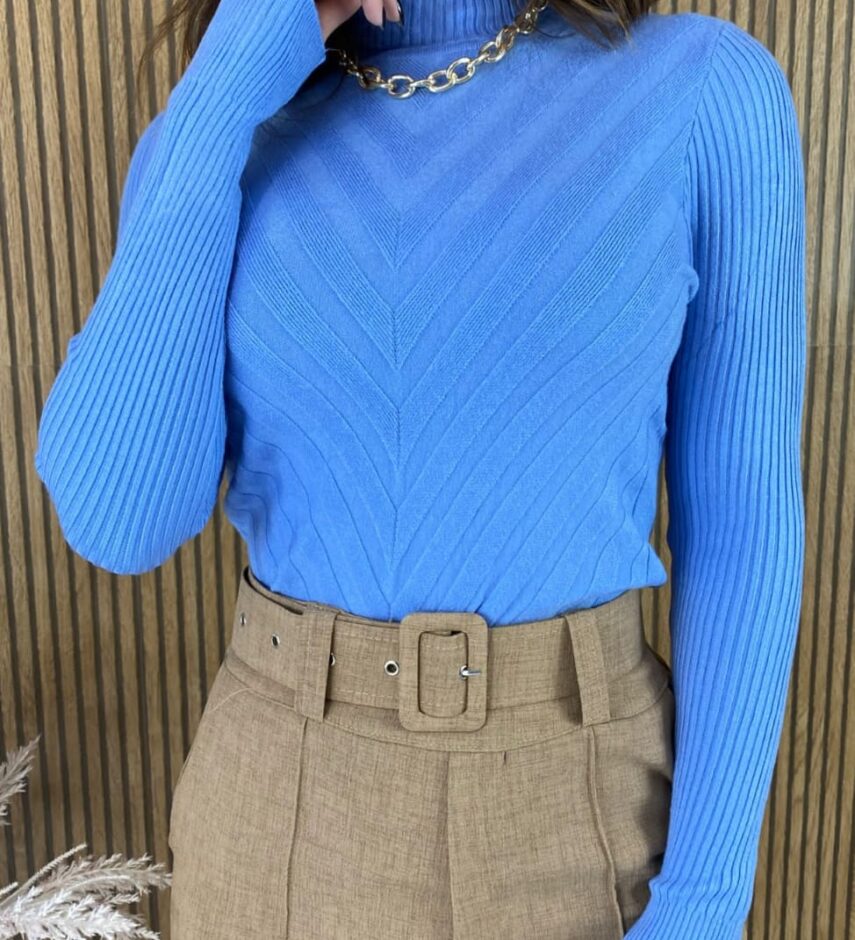 fernandaramosstore com br blusa feminina cacharrel gola alta com relevo azul bebe 1