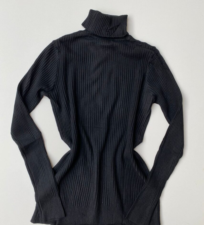fernandaramosstore com br blusa feminina cacharrel gola alta com relevo preta