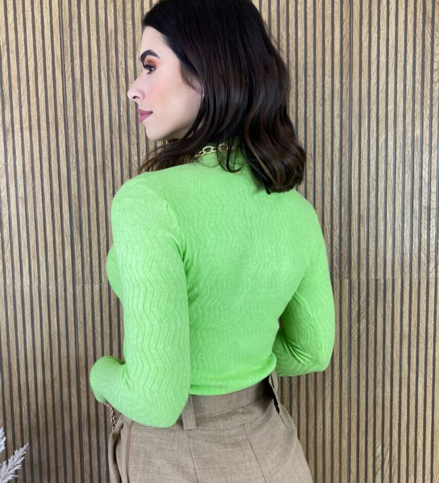 fernandaramosstore com br blusa feminina cacharrel gola alta verde com relevo 1