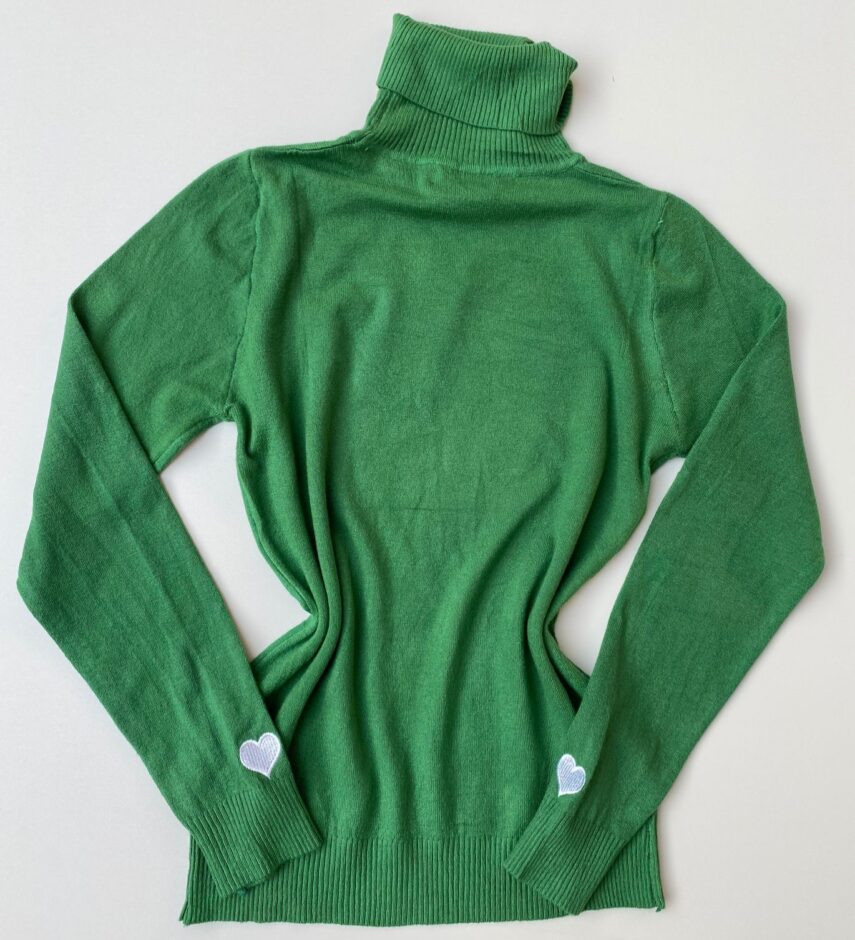 fernandaramosstore com br blusa feminina cacharrel gola alta verde coracao 1