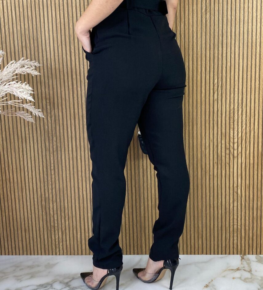 Calça Feminina com Cinto Skinny Bolso Frontal Preta - Fernanda Ramos Store