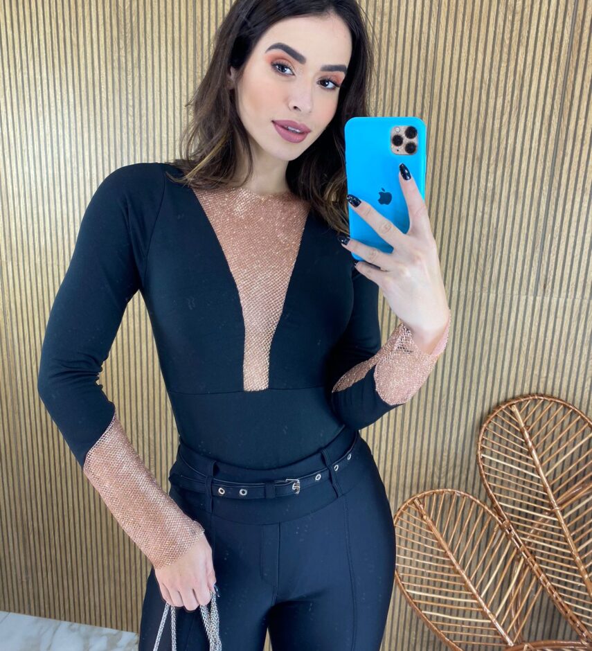 Body Feminino Manga Longa com Bojo Preto Detalhe no Decote e Manga - Fernanda Ramos Store