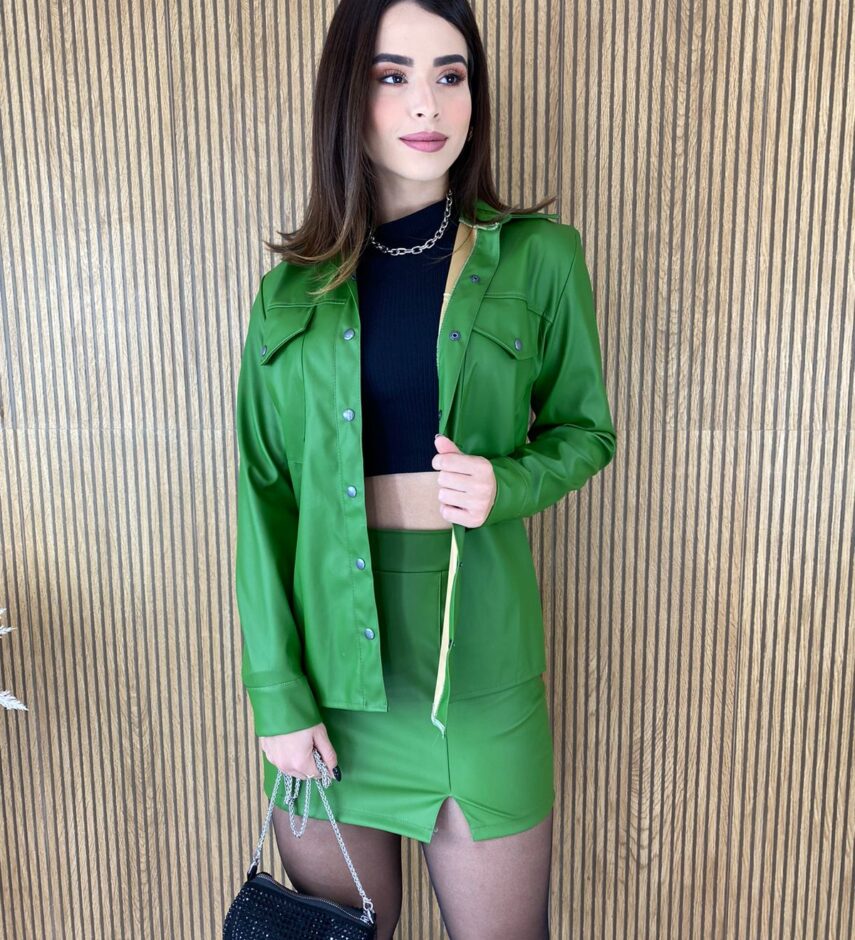 fernandaramosstore com br conjunto feminino saia camisa couro eco verde 3