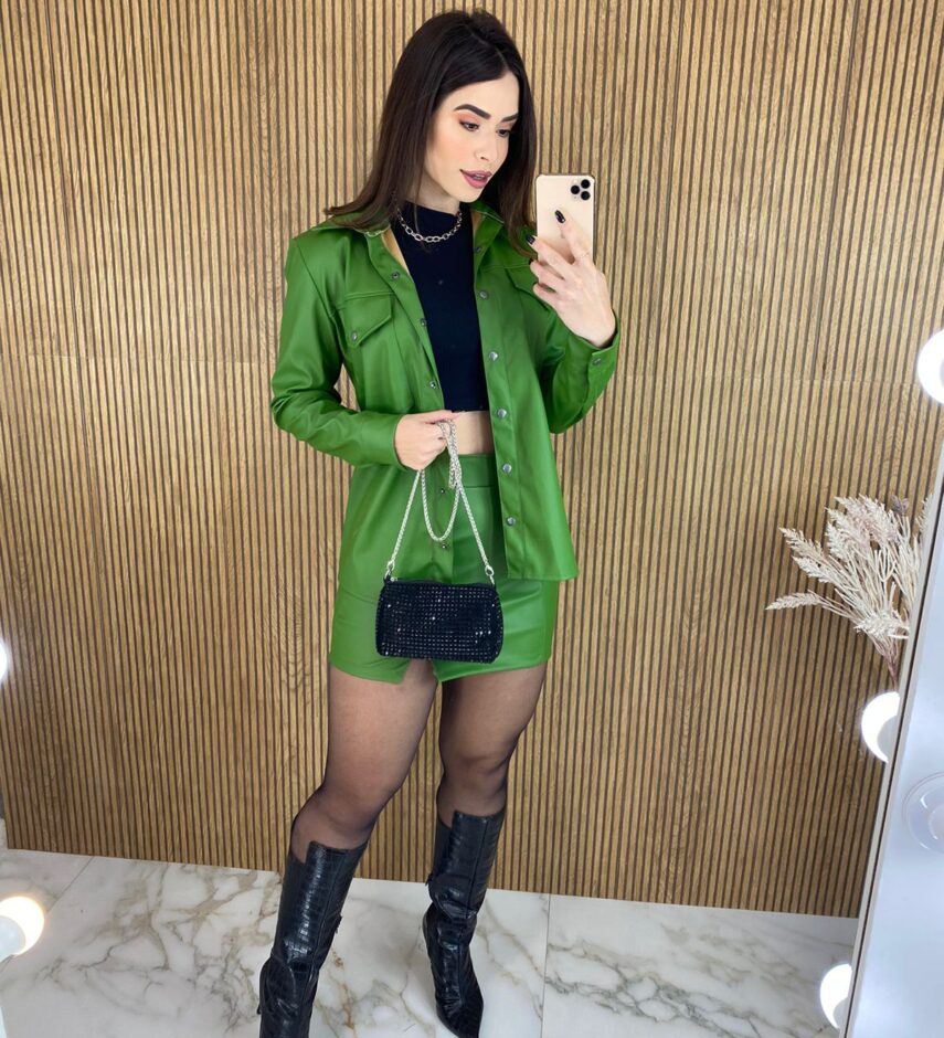 fernandaramosstore com br conjunto feminino saia camisa couro eco verde 7