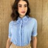 fernandaramosstore com br blusa feminina manga curta em laise com detalhe azul 5