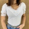 fernandaramosstore com br blusa manga bufante com detalhe em renda canelada branca 2