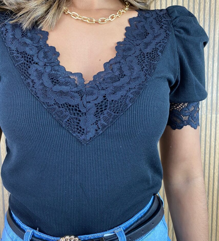 fernandaramosstore com br blusa manga bufante com detalhe em renda canelada preta 7
