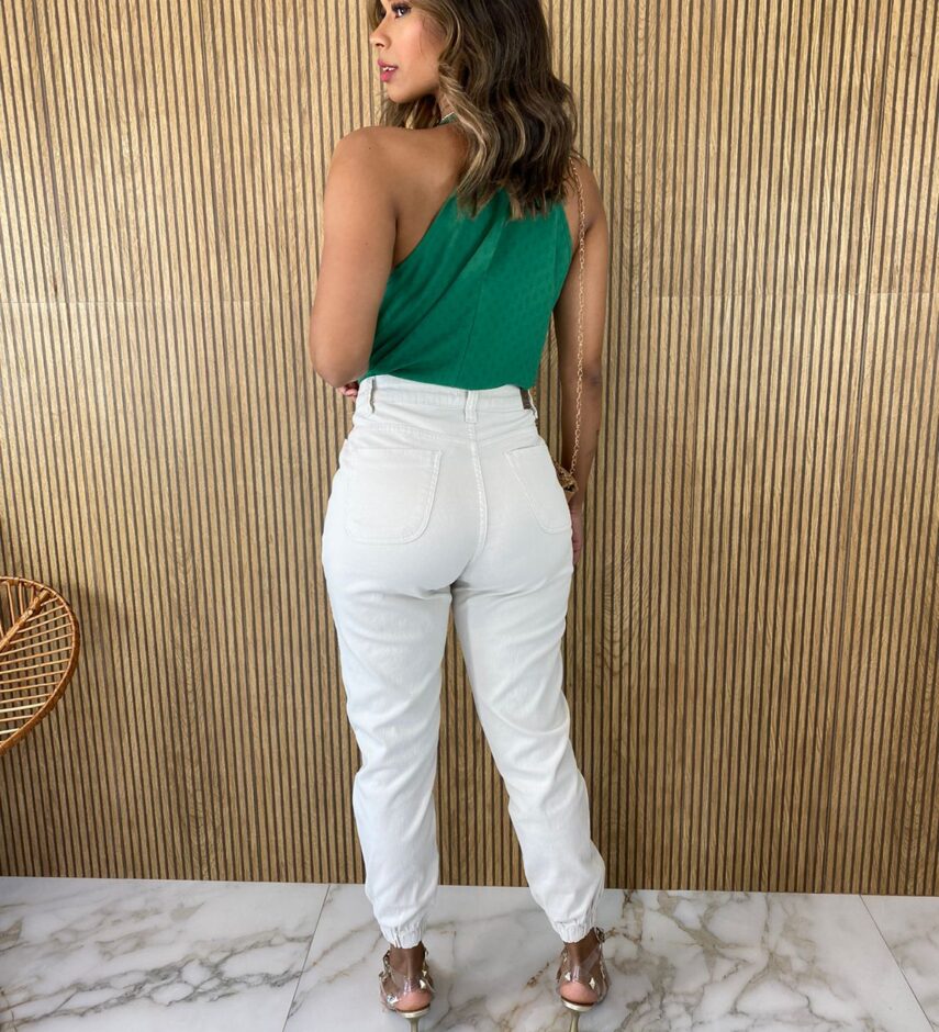 fernandaramosstore com br calca jeans feminina jogger bege bolsos na frente 1