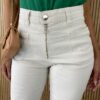 fernandaramosstore com br calca jeans feminina jogger bege bolsos na frente 2