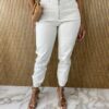 fernandaramosstore com br calca jeans feminina jogger bege bolsos na frente 3