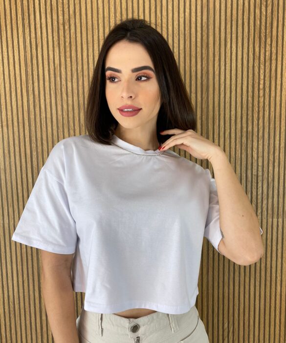 Cropped Feminino sem Bojo Manga Curta Detalhe em Aplicação Branco - Fernanda Ramos Store