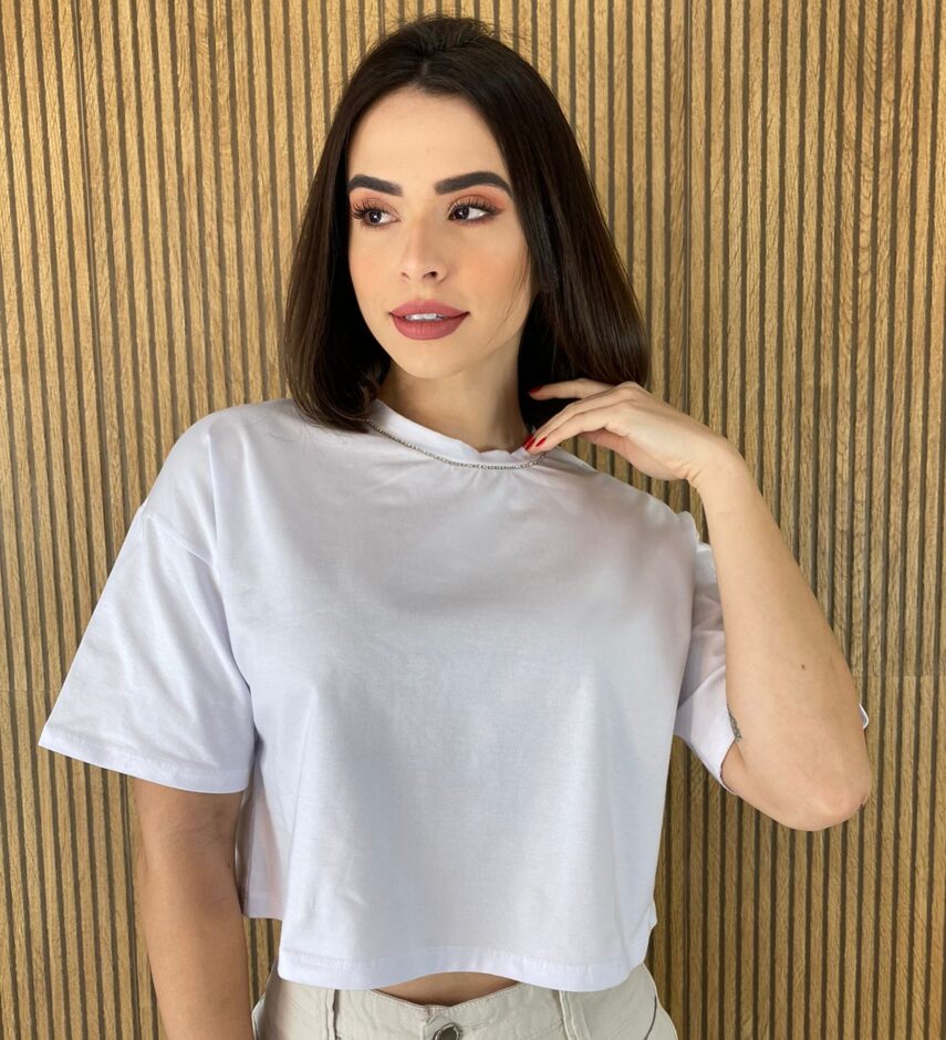Cropped Feminino sem Bojo Manga Curta Detalhe em Aplicação Branco - Fernanda Ramos Store