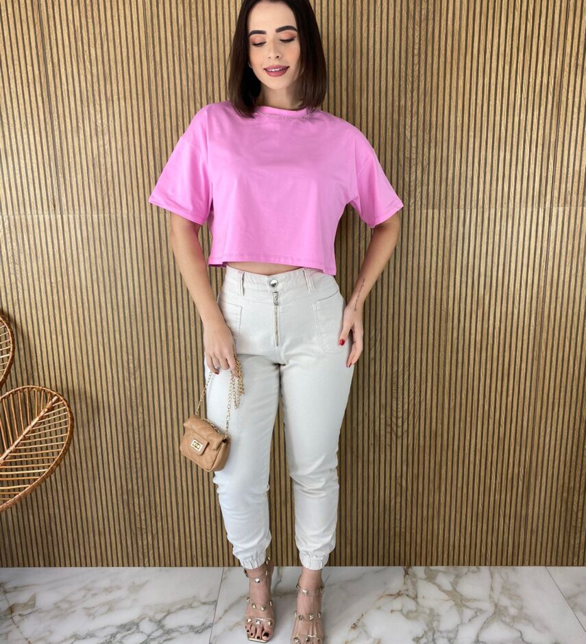 Cropped Feminino sem Bojo Manga Curta Detalhe em Aplicação Rosa - Fernanda Ramos Store