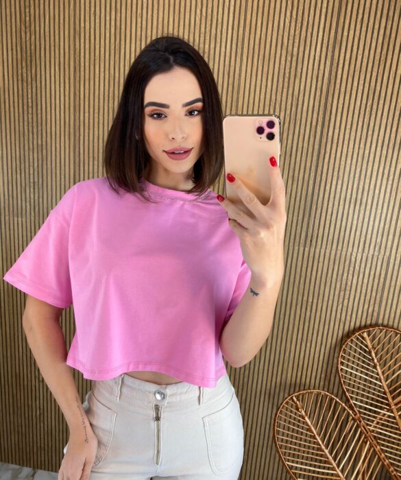 Cropped Feminino sem Bojo Manga Curta Detalhe em Aplicação Rosa - Fernanda Ramos Store