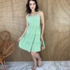 fernandaramosstore com br vestido curto com bojo estampa em flores fundo verde