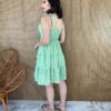 fernandaramosstore com br vestido curto com bojo estampa em flores fundo verde 3