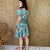 fernandaramosstore com br vestido curto com bojo estampado floral fundo azul 1