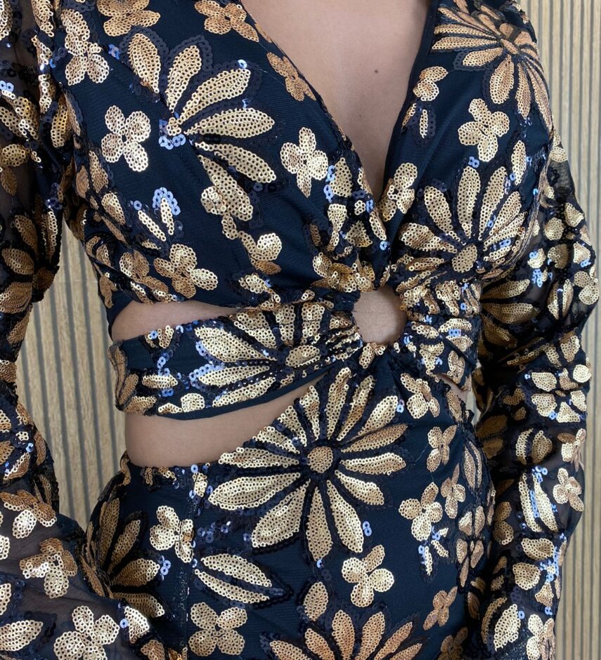 Vestido Curto com Bojo Manga Longa Argola Paetê - Fernanda Ramos Store