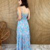 fernandaramosstore com br vestido longo com bojo alca regulavel estampa floral fundo azul 1