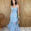 fernandaramosstore com br vestido longo com bojo alca regulavel estampa floral fundo azul 3