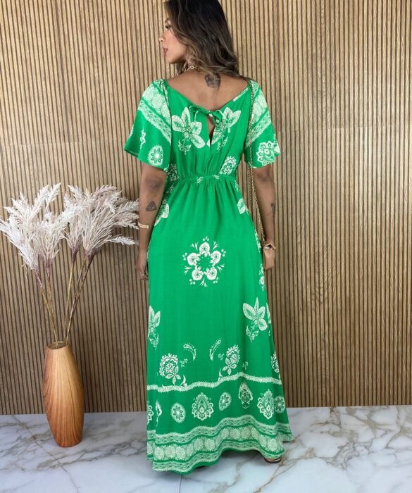 fernandaramosstore com br vestido longo com bojo manga curta estampado fundo verde