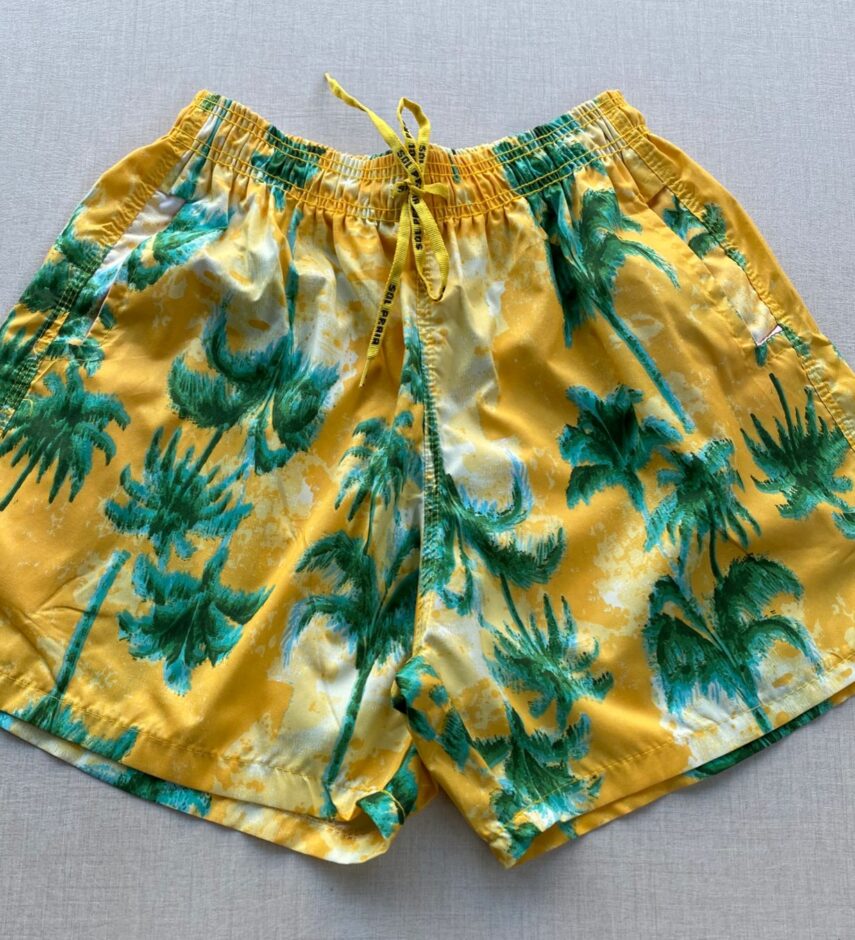 fernandaramosstore com br bermuda masculina tactel estampa coqueiros amarelo 2
