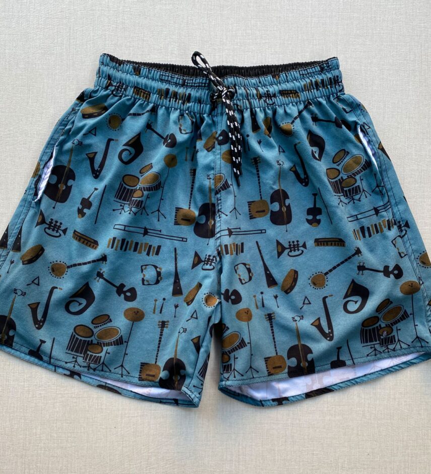 fernandaramosstore com br bermuda masculina tactel estampado fundo verde 1