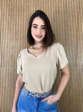 Blusa Feminina Manga Curta Bege Manga Princesa com Decote - Fernanda Ramos Store