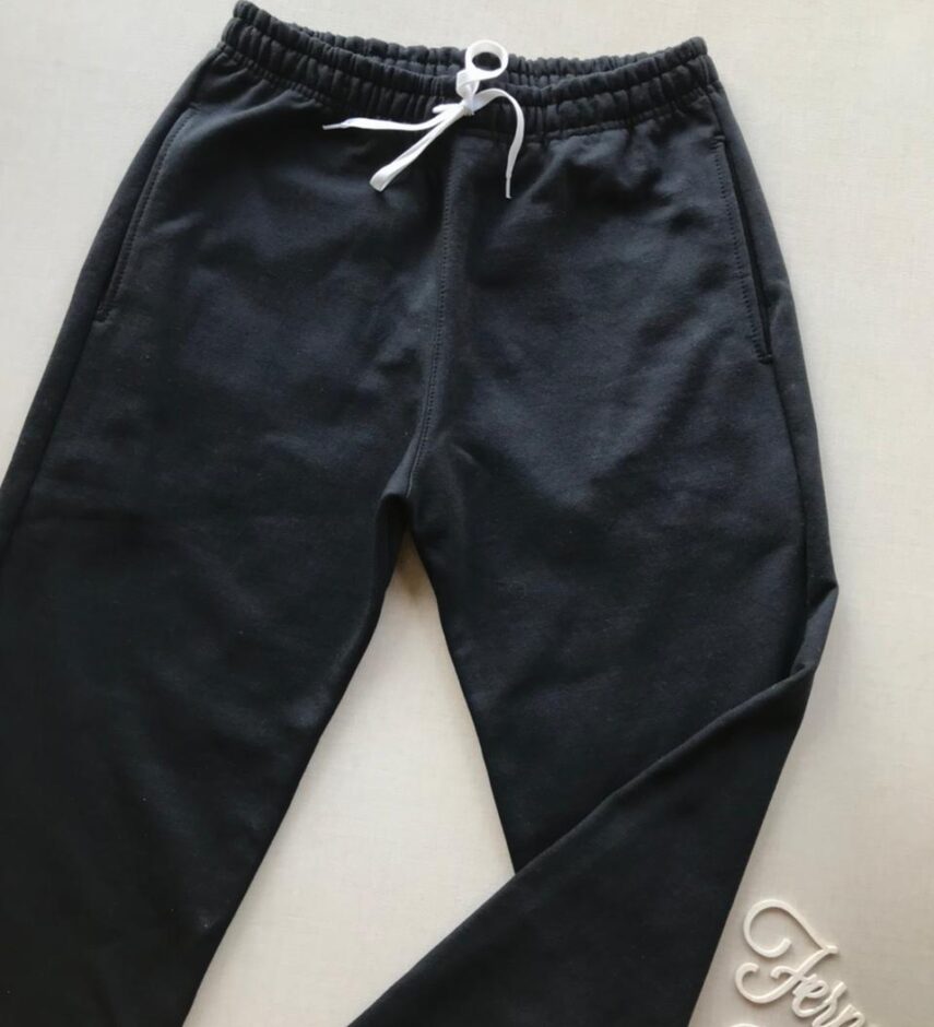 fernandaramosstore com br calca masculina moletom preta com cordao branco 1