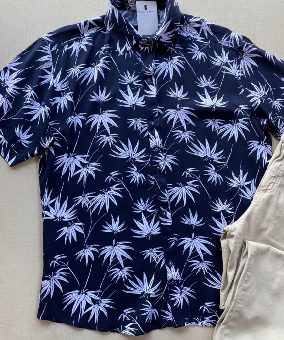 fernandaramosstore com br camisa masculina manga curta estampada folhas azul marinho 1