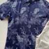 fernandaramosstore com br camisa masculina manga curta estampada fundo azul marinho 1