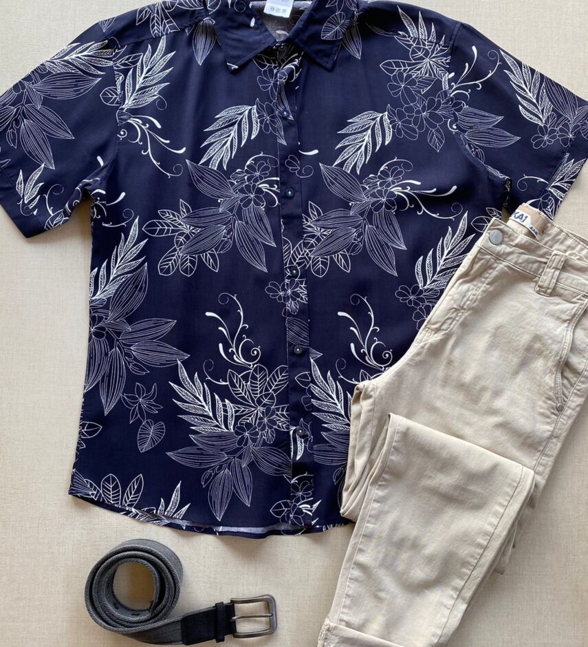 fernandaramosstore com br camisa masculina manga curta estampada fundo azul marinho