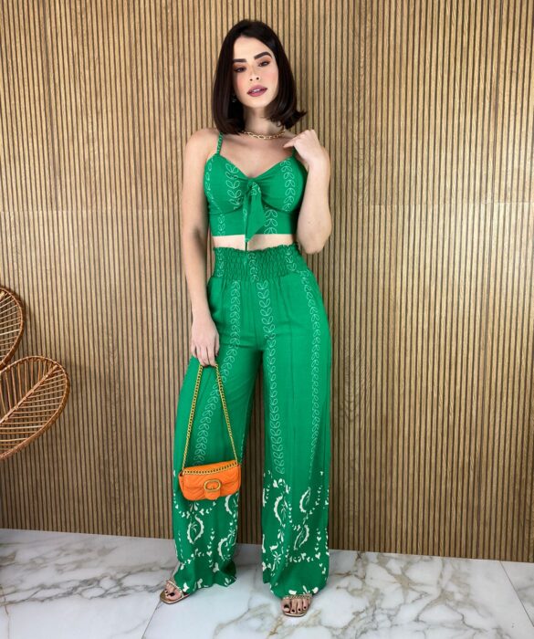 fernandaramosstore com br conjunto calca pantalona e cropped com bojo estampado verde 1