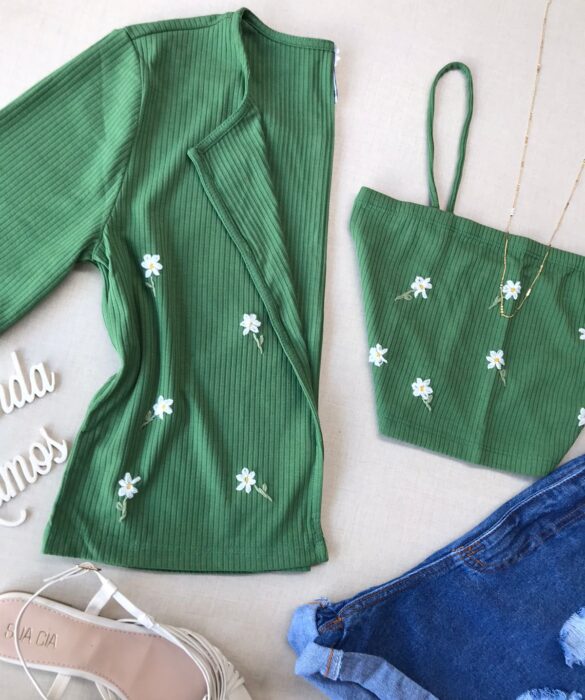 fernandaramosstore com br conjunto casaquinho e cropped verde detalhe em flores