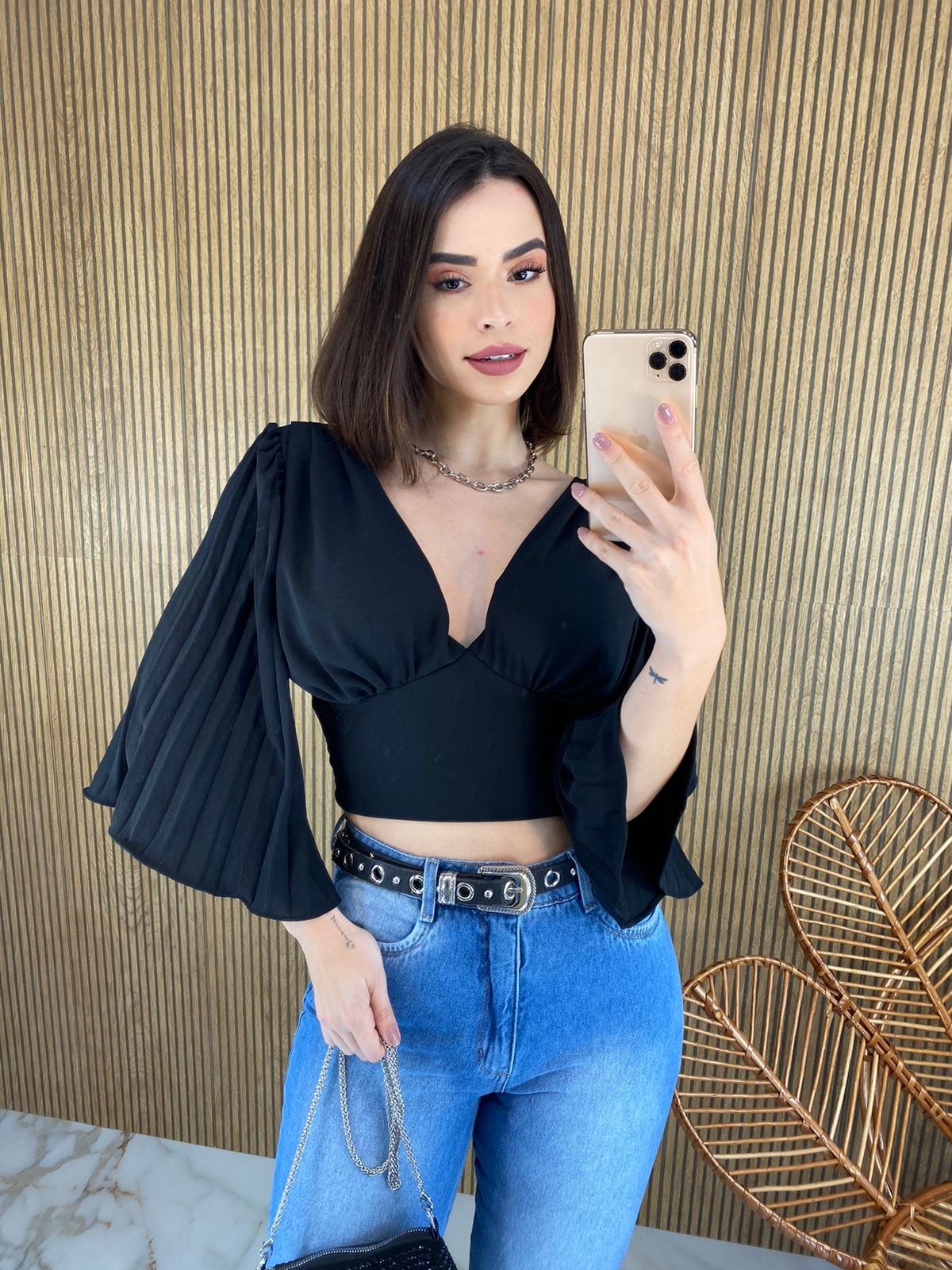 Cropped Feminino com Bojo Manga Plissada Preto - Fernanda Ramos Store