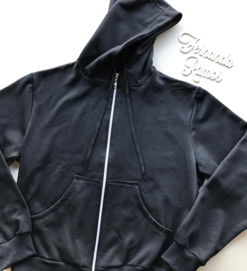 fernandaramosstore com br jaqueta moletom masculina preta com touca copia 1