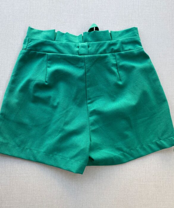 fernandaramosstore com br short feminino com bolsos e amarracao verde 2