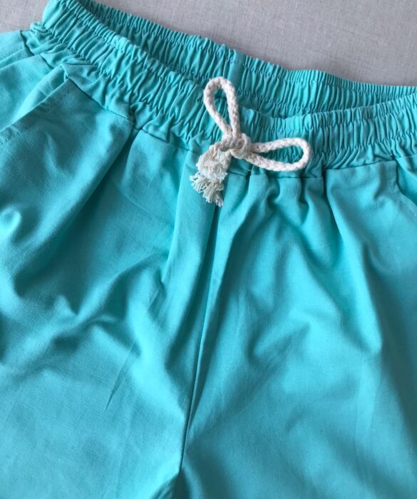 fernandaramosstore com br short feminino curto com bolso frontal e amarracao verde agua 1