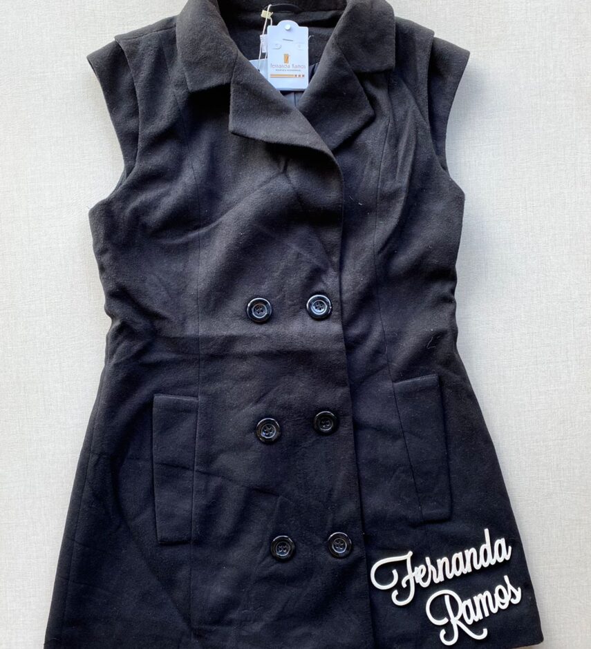 Colete Feminino de Lã Batida Detalhe em Botões e Bolso Preto - Fernanda Ramos Store