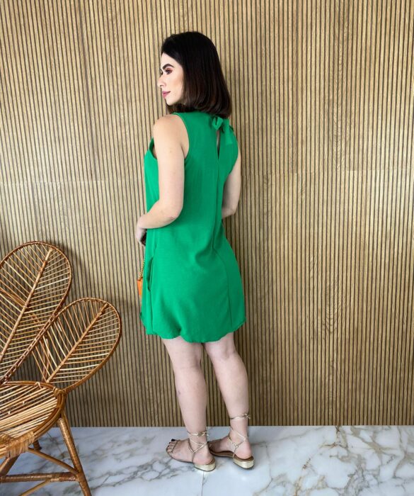 fernandaramosstore com br vestido curto sem bojo com bolsos e amarracao atras verde 1