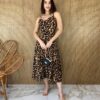 fernandaramosstore com br vestido midi com bojo alca regulavel com botoes animal print 4