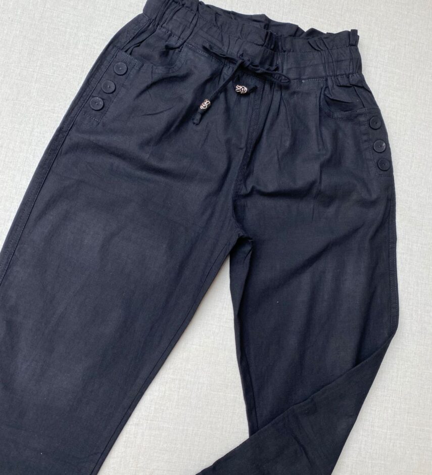 Calça Feminina Botões Encapados Laterais e Amarração Preta - Fernanda Ramos Store