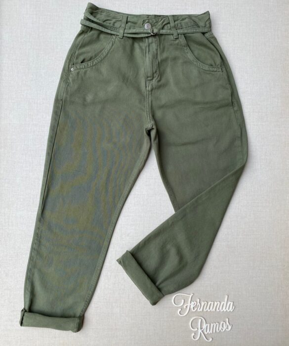 fernandaramosstore com br calca jeans feminina mom com cinto fino preto copia