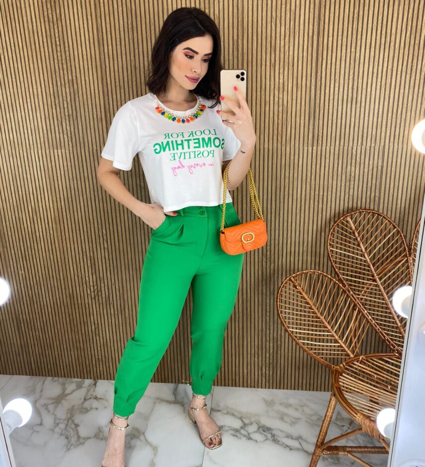 Calça Skinny Feminina com Botões e Bolsos Verde Bandeira - Fernanda Ramos Store